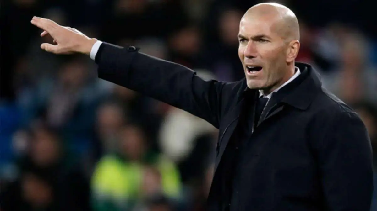 49 yaşındaki Zinedine Zidane, futbol turnuvasında gösterdiği performansla kendine hayran bıraktı