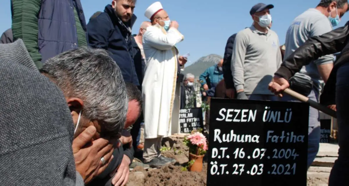 5 aylık hamileyken öldürülen Sezen defnedildi