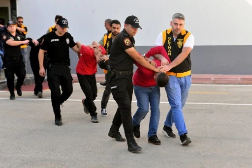 50 milyon haraç isteyip, iş yeri, ev ve muhtarlık kurşunladılar: 6 tutuklama