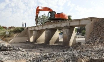 70 yıllık Taş Köprü yenileniyor