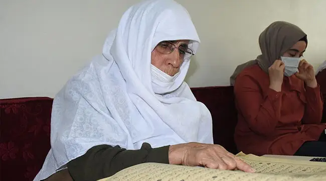 84 yaşında Kur'an-ı Kerim öğrendi