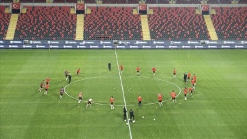 A Milli Futbol Takımı, Ermenistan'la Erivan'da, Hırvatistan'la Bursa'da karşılaş