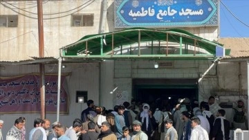 AA, DEAŞ'ın Kandahar'da Şii camisine düzenlediği saldırının görüntülerine ulaştı