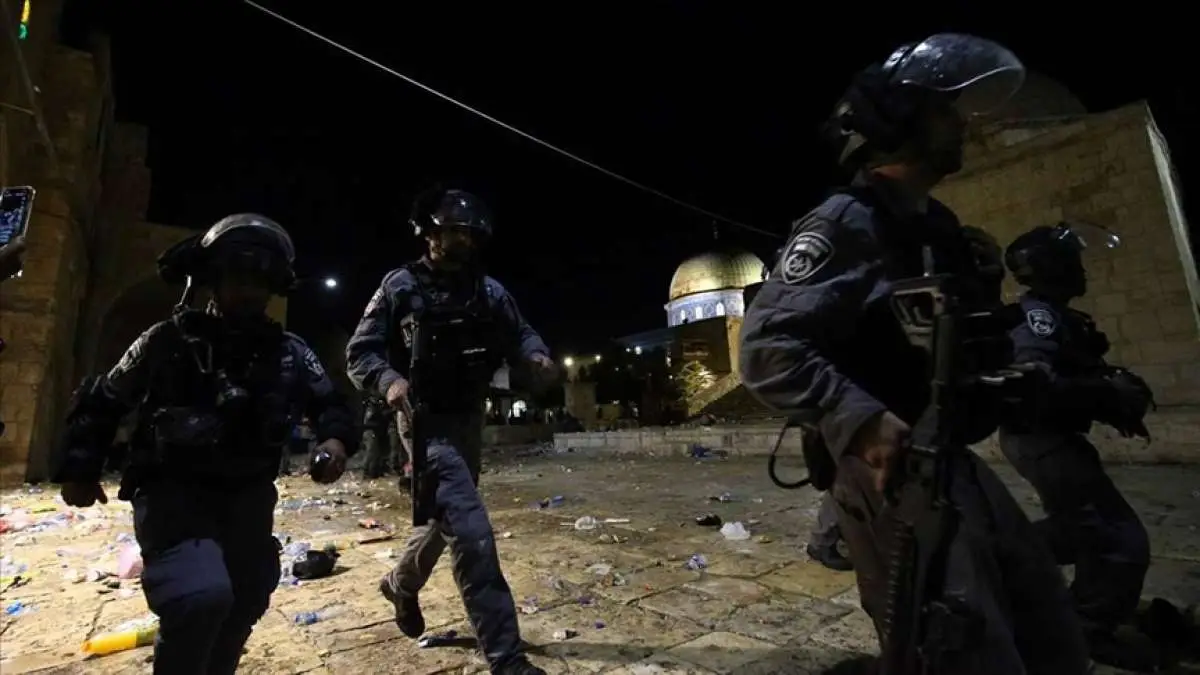 AA'nın Ortadoğu Editörü İsrail polisinin Mescid-i Aksa'daki müdahalesinde yaralandı