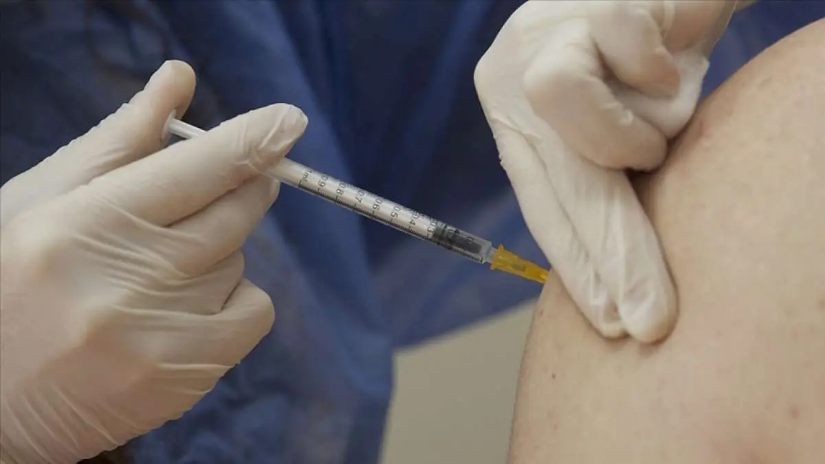 AB ülkelerinde 200 milyon dozun üzerinde Kovid-19 aşısı uygulandı