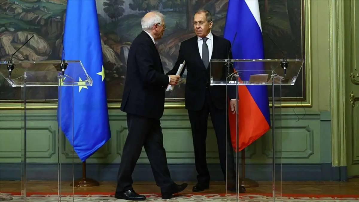 AB Yüksek Temsilcisi Borrell'in Rusya ziyaretinde AB'yi savunmadığı gerekçesiyle istifası