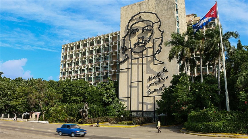 ABD Küba'yı 'teröre destek veren ülkeler' listesine yeniden ekledi