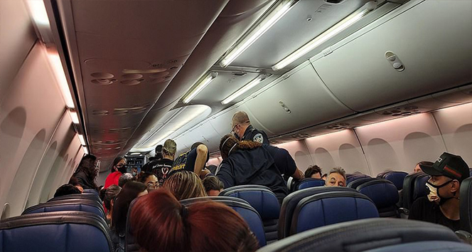 ABD'de bir yolcu uçakta Covid-19 nedeni ile hayatını kaybetti