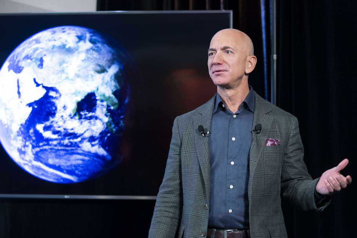 ABD'li milyarder Bezos'un uzay uçuşu ilklere sahne olacak