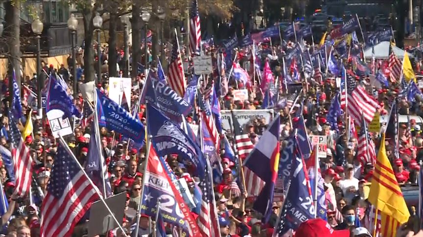 ABD’nin başkentinde yüz binlerce taraftarından Trump’a destek gösterisi