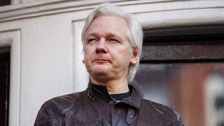 ABD'nin katliamlarını ortaya çıkaran Assange'ın iadesi davasında karar günü