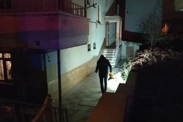 Ablasının evini pompalı t&uuml;fekle kurşunladı