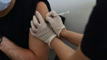 AB'nin derman düzenleyicisi, Kovid-19 aşısında üçüncü doz kararını ekimde verecek