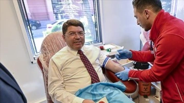 Adalet Bakanı Tunç kan bağışında bulundu
