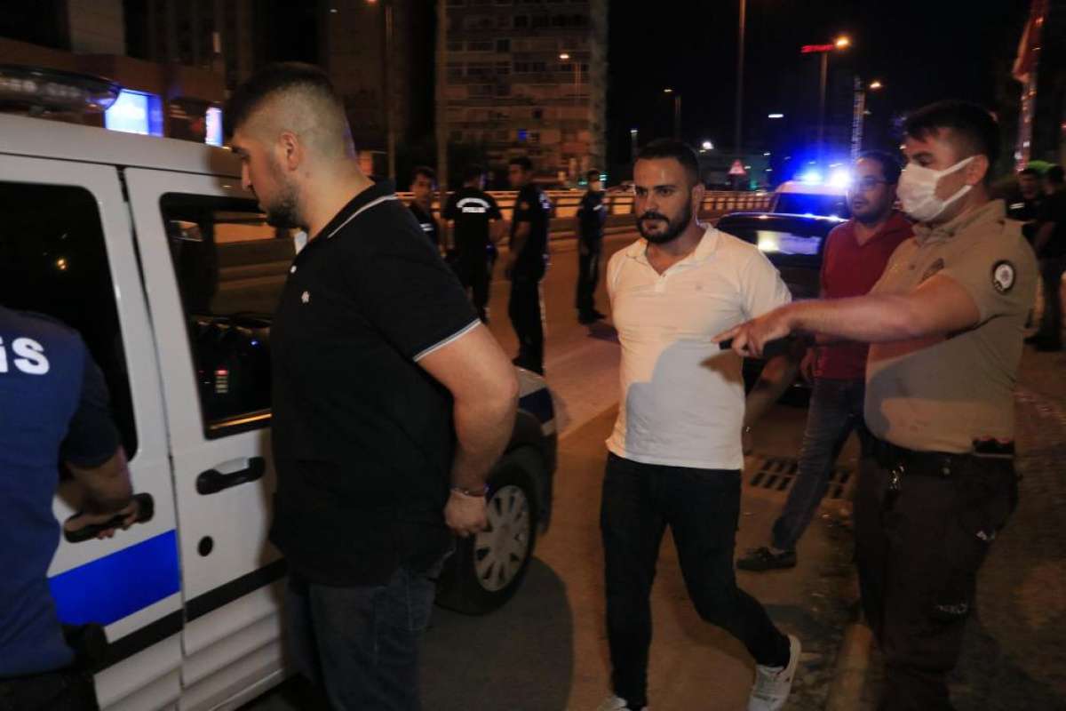Adana'da bar çıkışı silahlı kavga: 3 yaralı