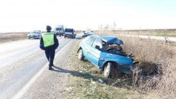 Adana'da feci kaza: Tırla çarpışan otomobildeki 1 kişi öldü, 3 kişi yaralandı!