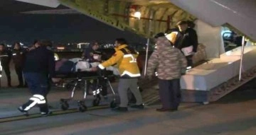 Adana’dan 4 yaralı askeri ambulans uçakla İstanbul’a getirildi