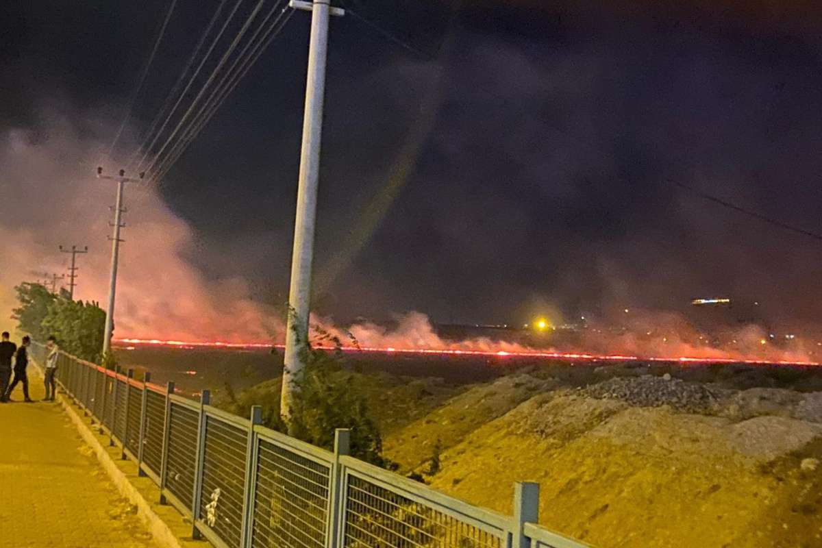 Adıyaman'da anız yangını: 4 kişi dumandan zehirlendi