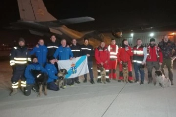 Adıyaman’da deprem bölgesinde çalışan İspanyol ekip TSK uçağıyla İstanbul’a getirildi