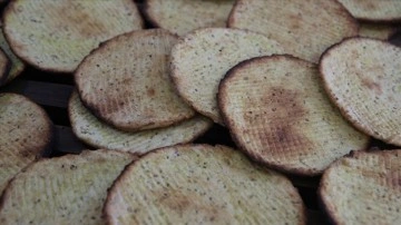 Adıyaman'da geleneksel bayram taplaması &uuml;retimi bu yıl da devam ediyor