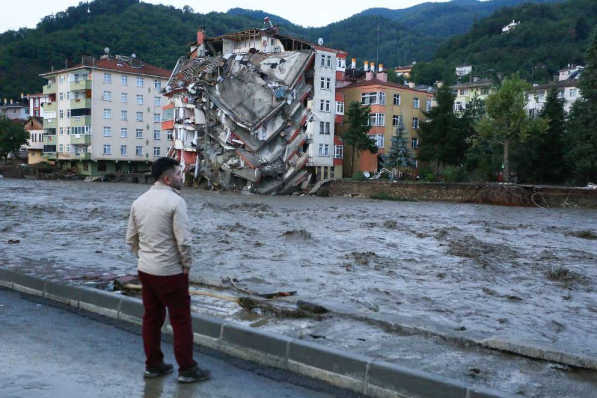 AFAD: 'Kastamonu ve Sinop'ta sel sularına kapılan 11 kişi hayatını kaybetti'