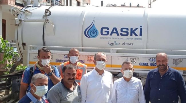 Afet bölgesindeki Büyükşehir ekiplerini Cumhurbaşkanı Yardımcısı Oktay ve Bakan Gül ziyaret etti