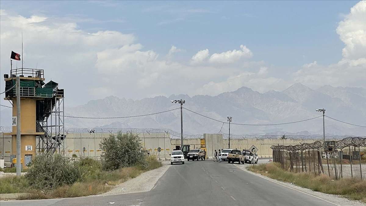 Afgan komutan, Amerikalıların Bagram Hava Üssü'nü sessizce terk ettiğini bildirdi