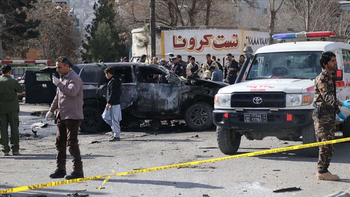 Afganistan'da Taliban, askeri üsse bombalı ve silahlı saldırı düzenledi: 10 ölü