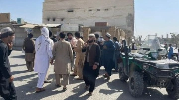Afganistan'ın Kandahar vilayetinde camiye bombalı saldırıda en 30 kişi hayatını kaybetti