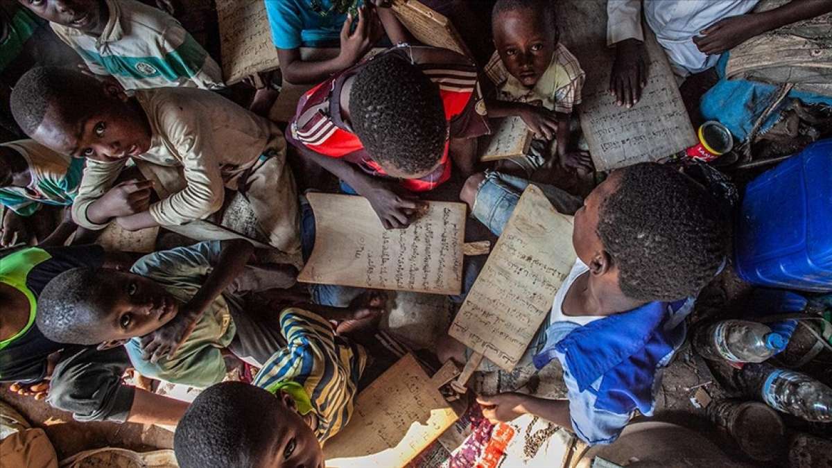 Afrika'da milyonlarca çocuk Kovid-19 salgını ve çatışmalar nedeniyle okula gidemiyor