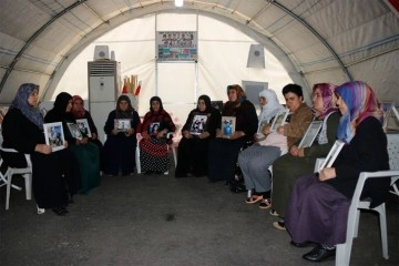 Ailelerin HDP ve PKK'ya karşı evlat n&ouml;beti devam ediyor