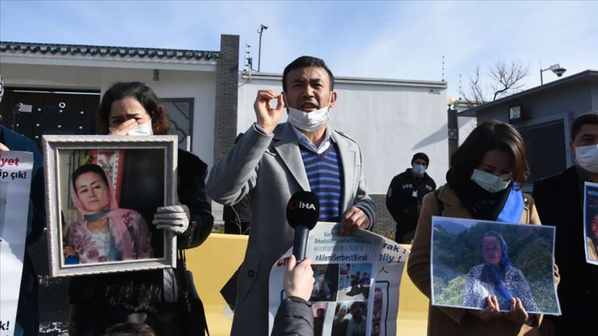 Ailelerinden haber alamayan Uygur Türkleri, Çin'in Ankara Büyükelçiliği önünde eylem yaptı