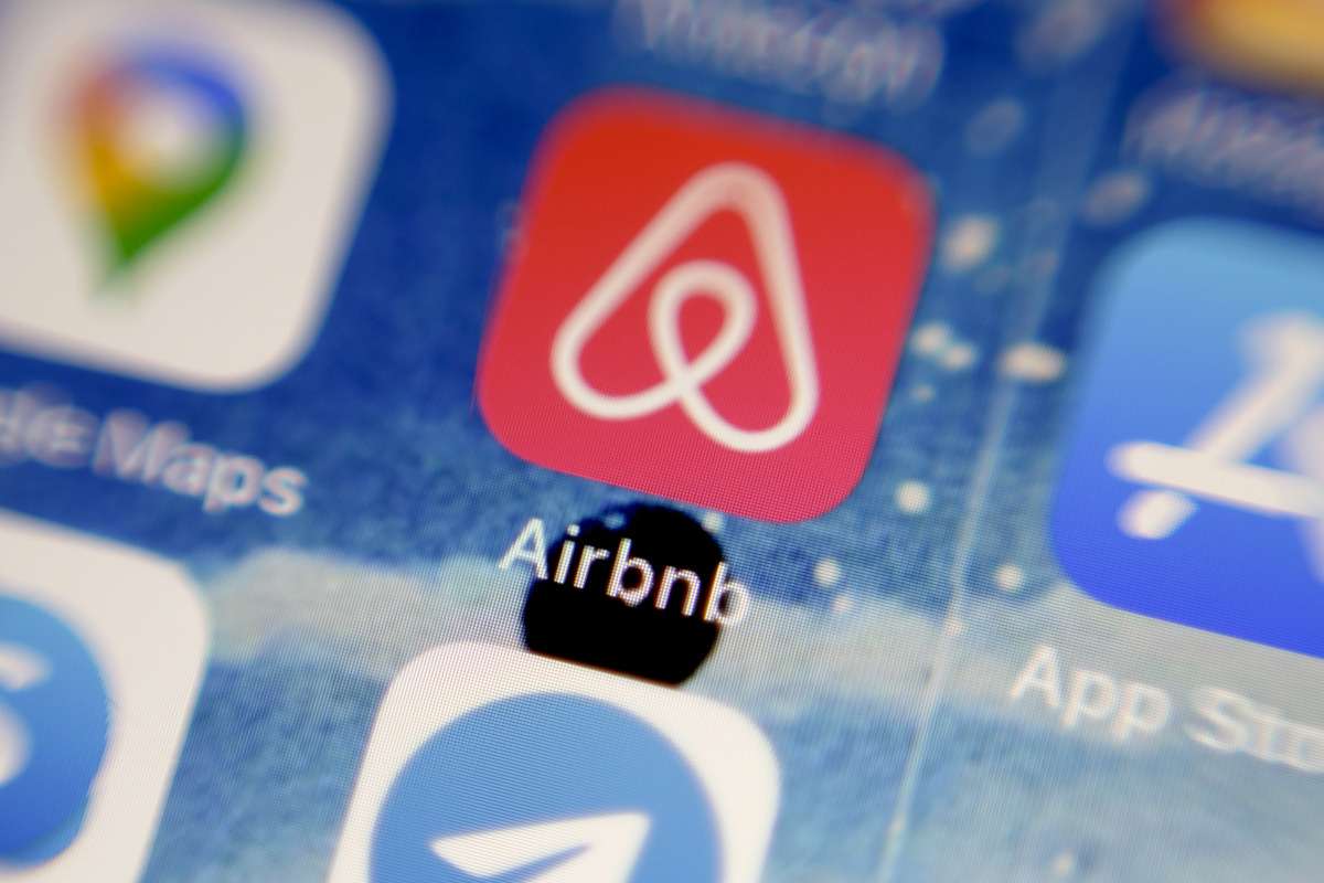 Airbnb, 20 bin Afgan mülteciye geçici olarak barınmaları için konut sağlayacak
