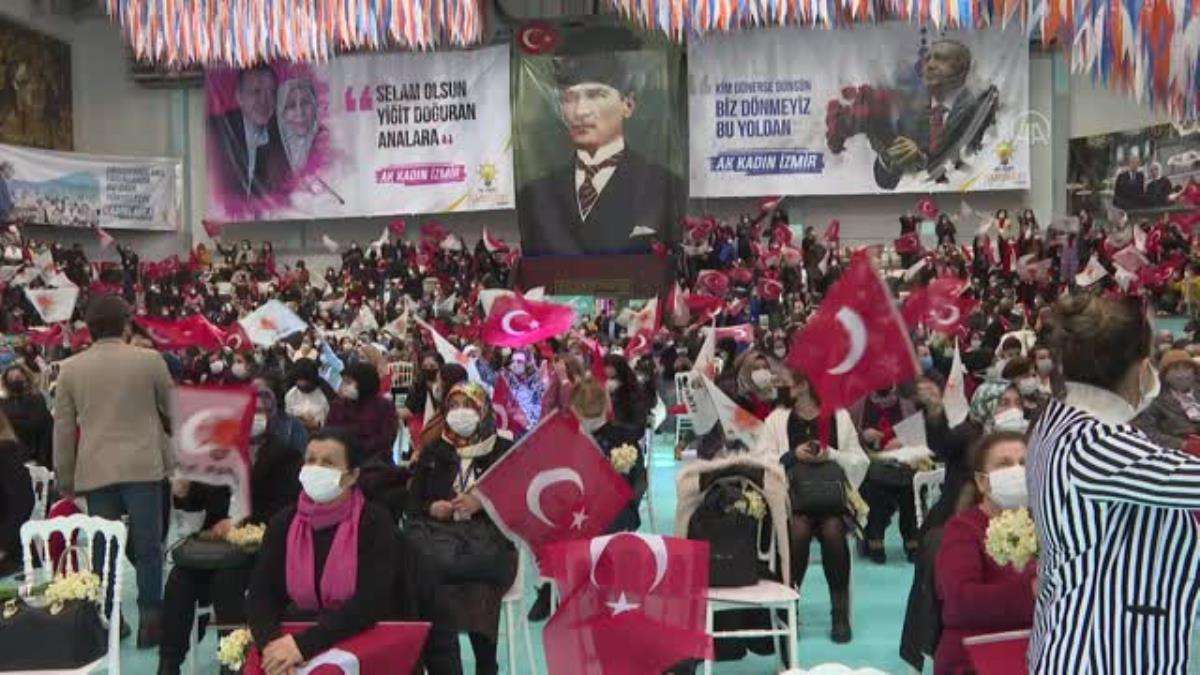 AK Parti Genel Merkez Kadın Kolları Başkanı Çam, İzmir kongresinde konuştu