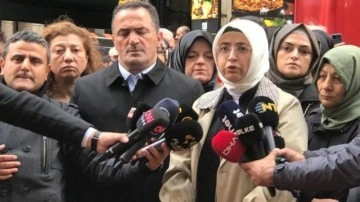 AK Parti İstanbul Kadın Kolları, İstiklal Caddesi'ne karanfil bıraktı