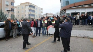 AK Partili belediye zam oranını açıkladı! Rakamı duyan işçilerden halaylı kutlama