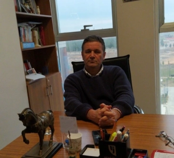 Akademisyen, Yazar Vahap Ulu&ccedil;'un "Hayatı D&uuml;ş&uuml;nmek" kitabı