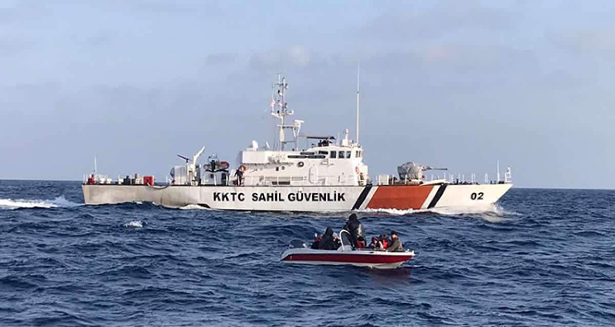 Akdeniz'de 21 düzensiz göçmen yakalandı