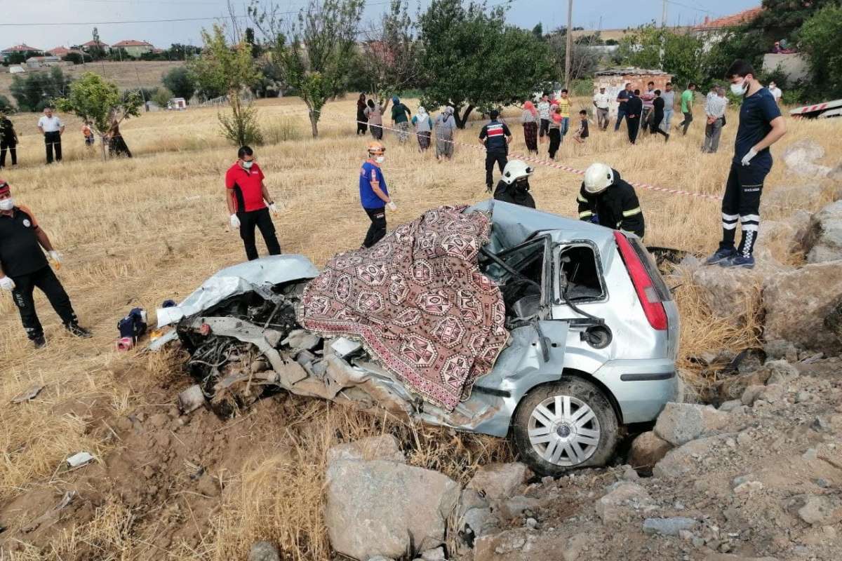 Aksaray'da otomobil ile oto kurtarıcı çarpıştı: 2 ölü, 1 yaralı