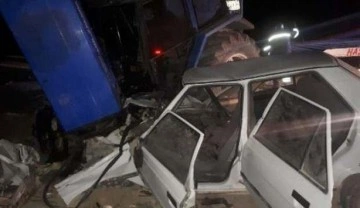Aksaray'da otomobil ile traktör çarpıştı: 1 ölü, 1 yaralı