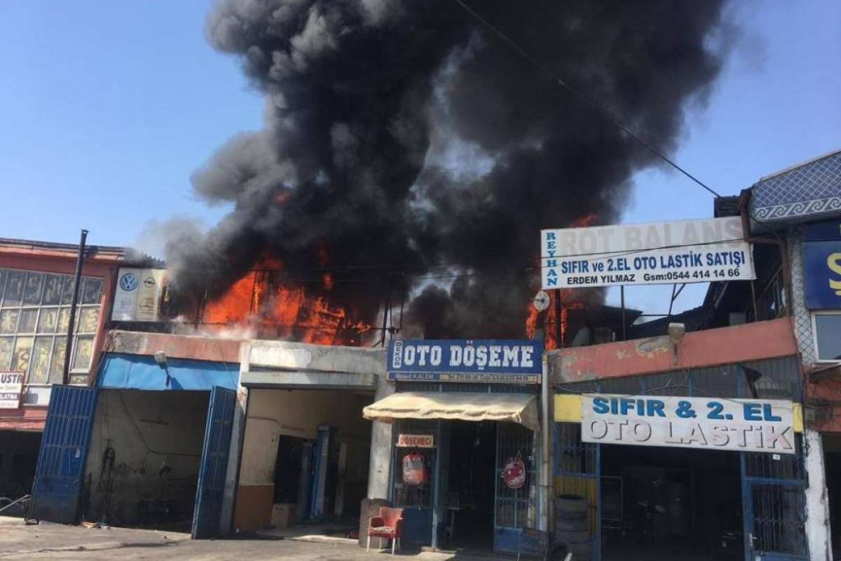Aksaray'da sanayi sitesinde çıkan yangında 14 kişi dumandan etkilendi
