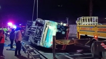 Alanya Kestelspor takım midibüsünün devrilmesi sonucu 15 kişi yaralandı