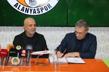 Alanyaspor, Ersun Yanal ile 1.5 yıllık s&ouml;zleşme imzaladı