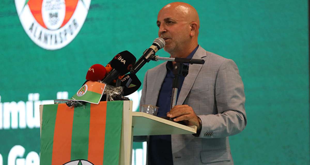 Alanyaspor'da Hasan Çavuşoğlu güven tazeledi