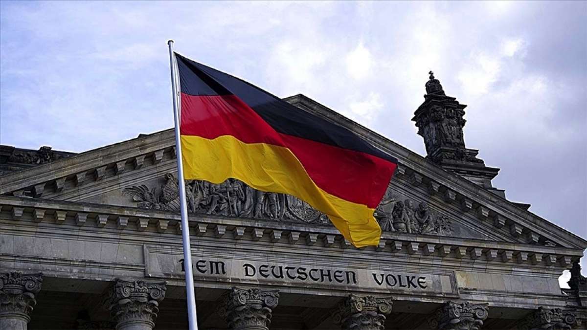 Alman hükümeti: Almanya'daki aşırı sağcılar, diğer ülkelerde aynı düşüncede olanlarla yakın tem