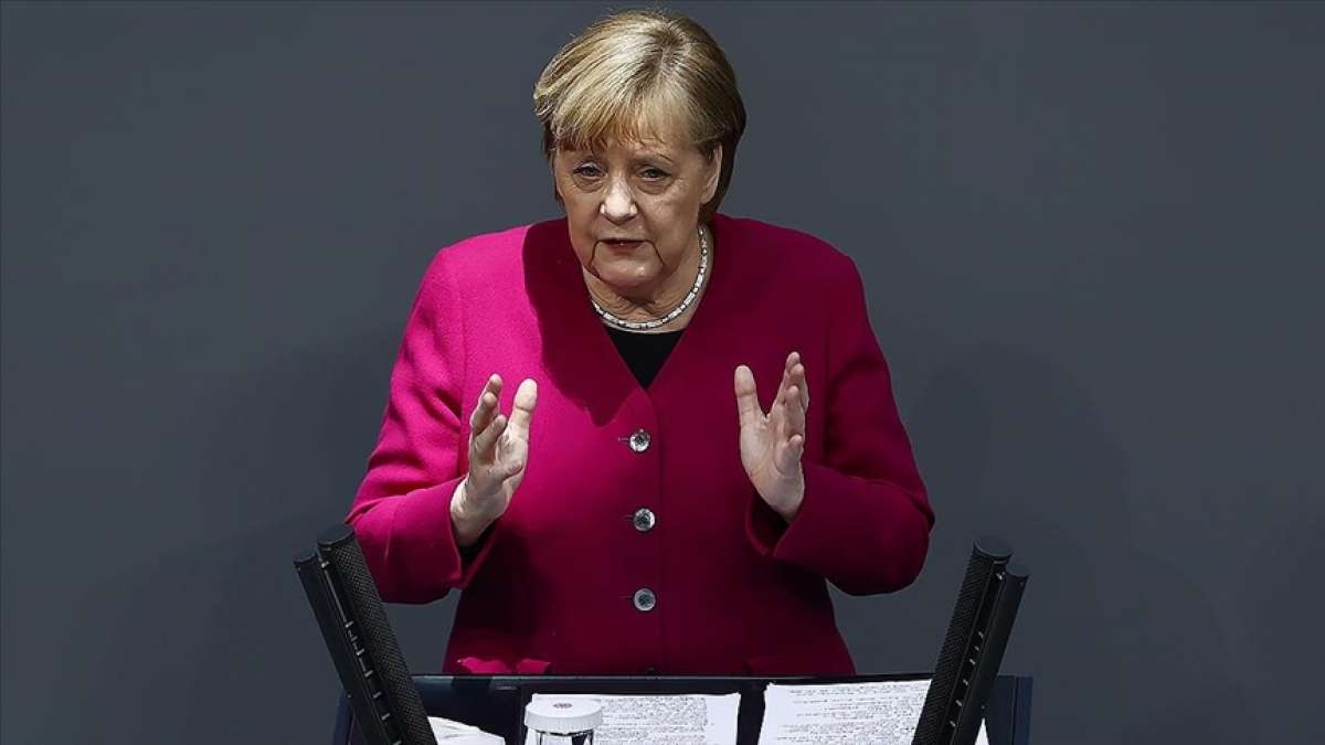 Almanya Başbakanı Merkel: Bu günlerde Aleksey Navalnıy konusunda çok endişeliyiz
