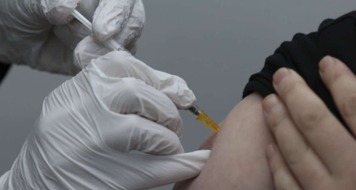 Almanya'da aile hekimleri Covid-19 aşısı yapmaya başladı