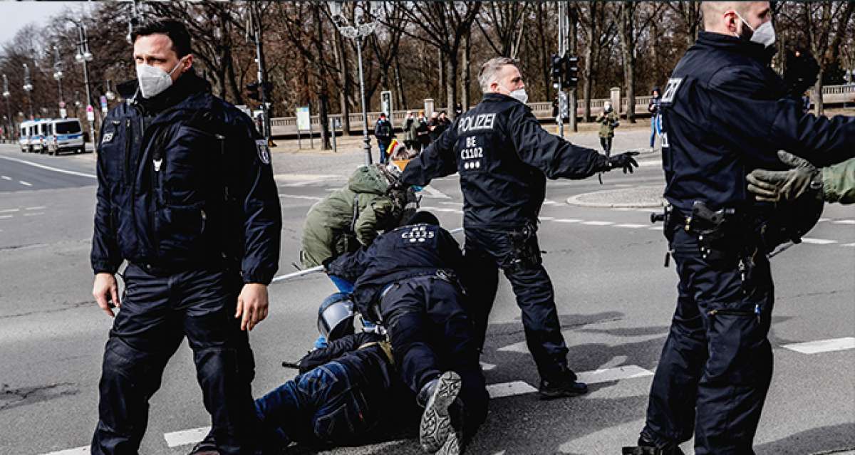 Almanya'da Covid-19 önlemleri protestolarında arbede: Çok sayıda gözaltı