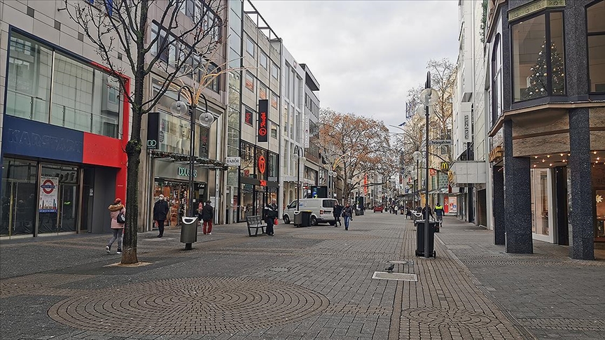 Almanya'da işletme sahipleri Kovid-19 önlemlerini iş yerlerini açarak protesto edecek