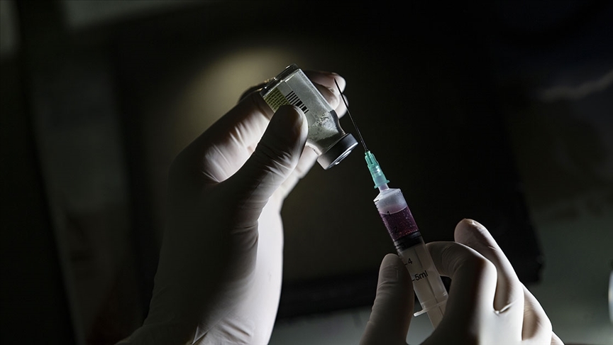 Almanya'da Kovid-19 aşısı yapılacak öncelikli gruplar belirlendi